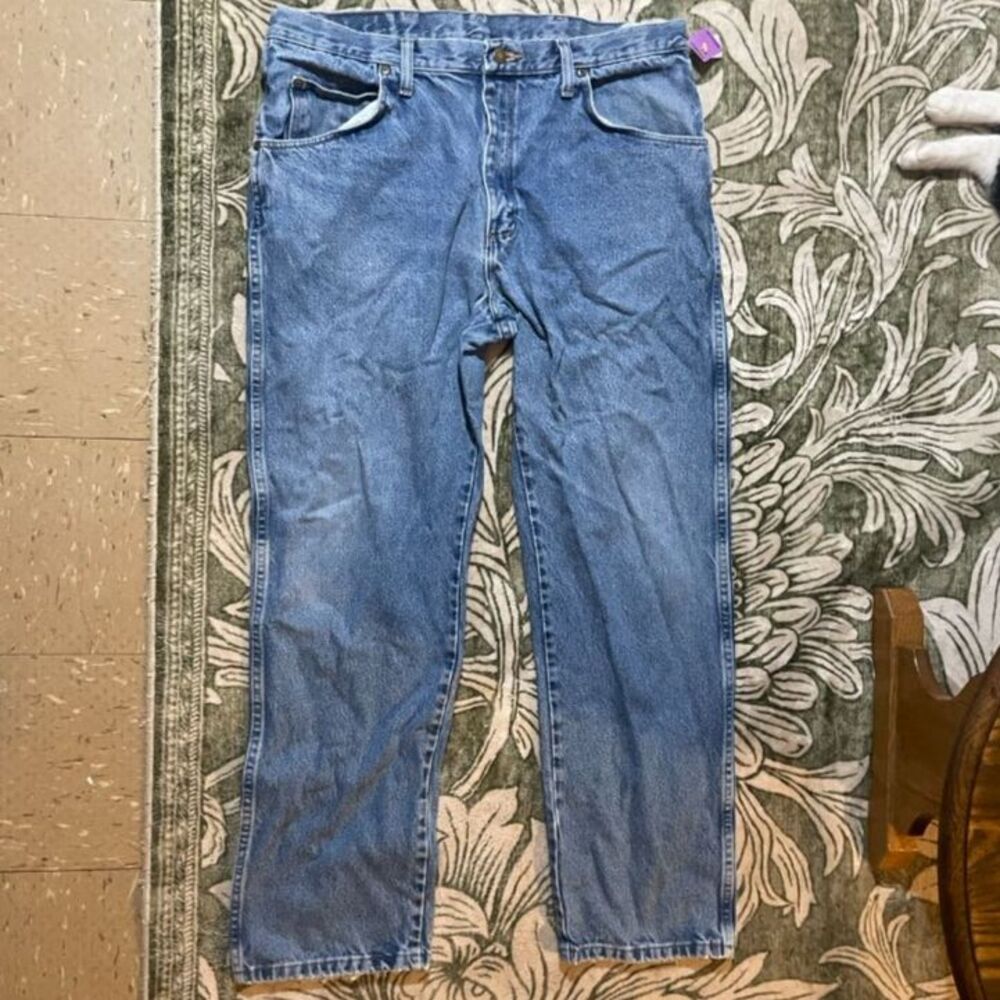 Wrangler Jeans Mens 32x30 Medium Wash Regular Fit 9650 Straight Leg